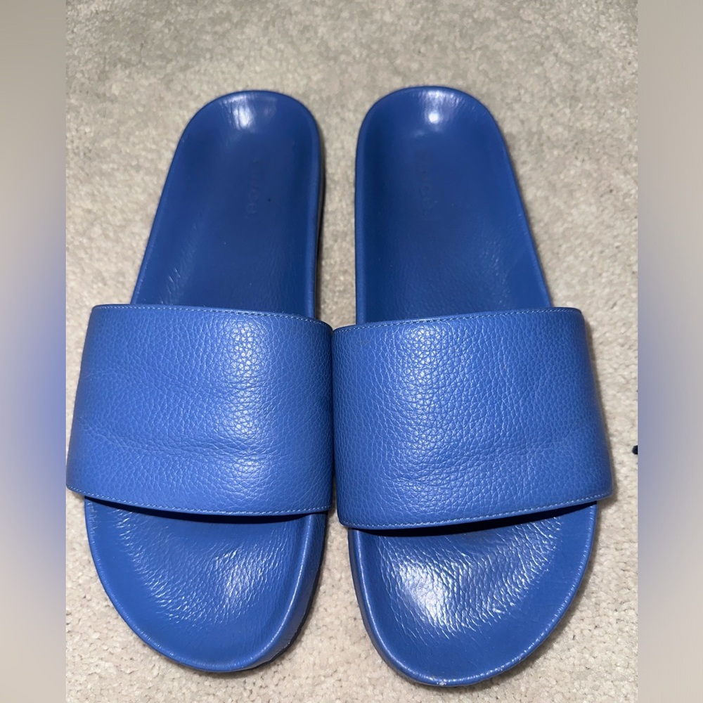 SLIDES•• VINCE